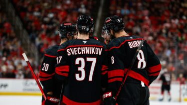 Carolina Hurricanes, parcurs senzaţional în NHL! A ajuns la 7 victorii consecutive