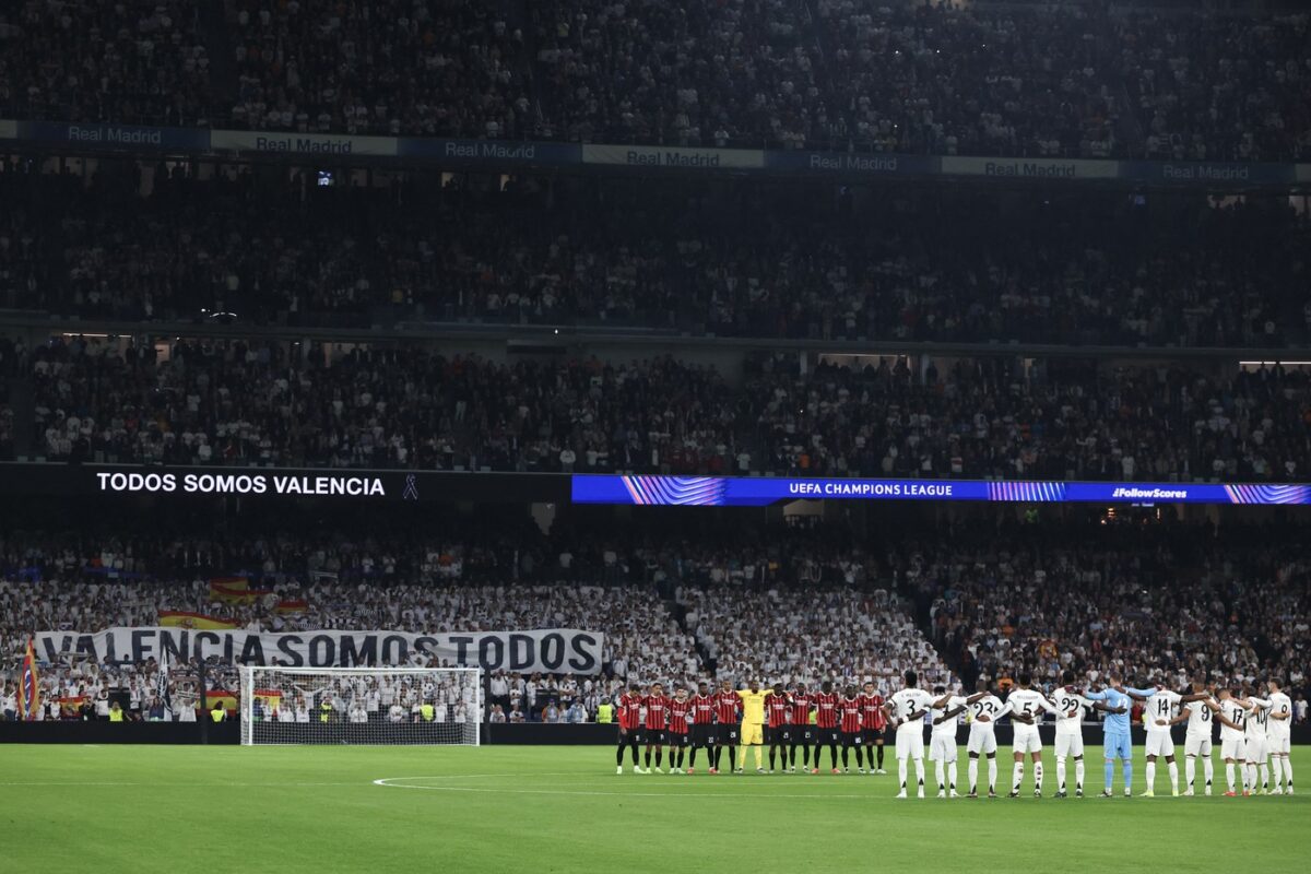 Gest de furie la Real Madrid – Milan, în timpul imnului Ligii Campionilor. Protestul s-a încheiat cu un moment emoţionant