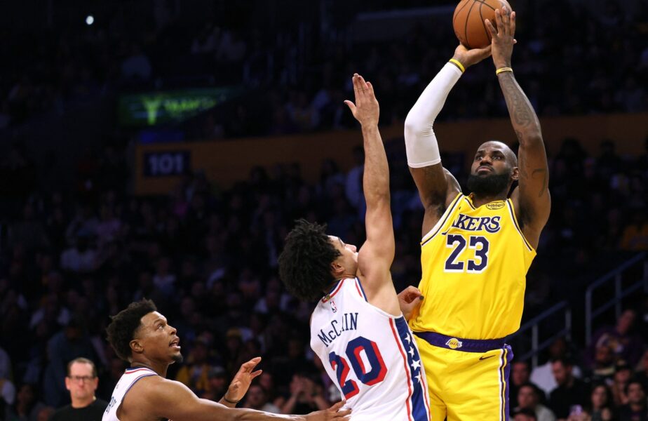 LeBron James, imperial în Philadelphia 76ers – LA Lakers 106 – 116. A reuşit un „triple double” de senzaţie