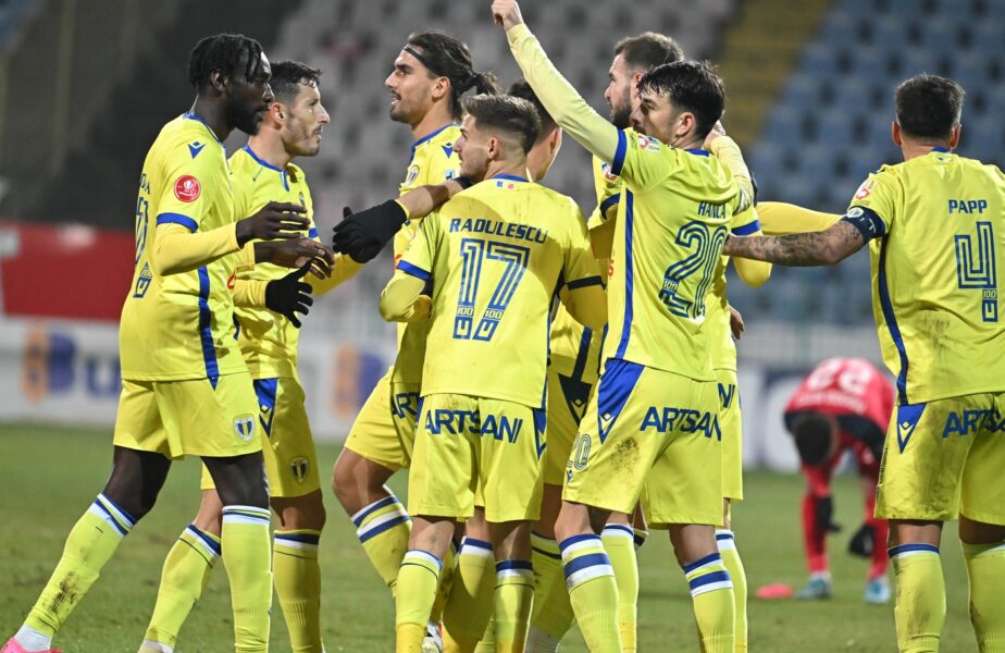 Jucătorii Petrolului au ieşit la atac după Rapid – Petrolul 1-1: „A fost fault în atac! Arbitraj şmecheresc!”