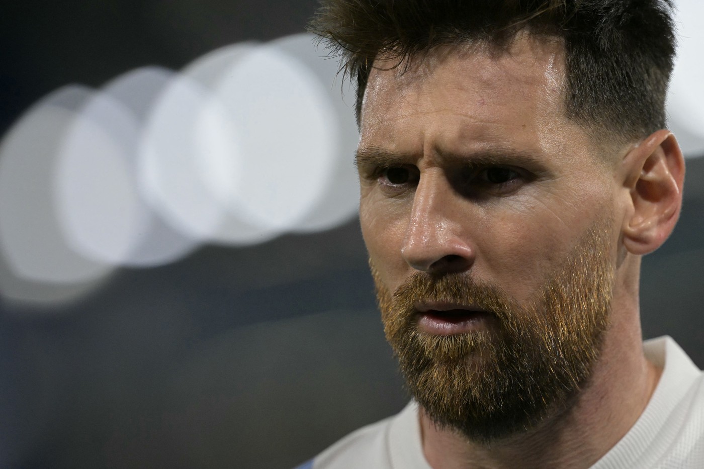 Lionel Messi rămâne fără antrenor! Despărţirea este iminentă: „Motive personale”