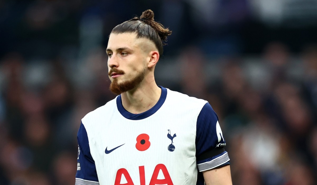 Radu Drăguşin, inclus în echipa etapei din Premier League! Românul, lăudat după Tottenham – Aston Villa 4-1: „A fost superb”