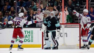 New York Rangers – Seattle Kraken 2-0 a fost în AntenaPLAY! Quick a închis poarta oaspeţilor. St. Louis Blues – Boston Bruins s-a terminat 3-2