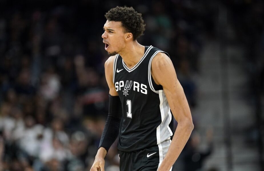 „Extraterestul” Victor Wembanyama, prestație uluitoare pentru San Antonio Spurs! A înscris 50 de puncte și a scris istorie contra lui Washington Wizards