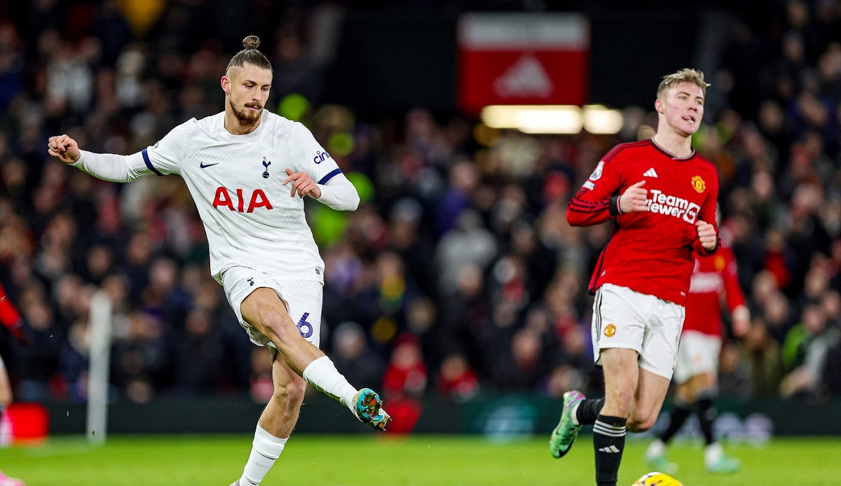 Tottenham – Manchester United 4-3, în Cupa Ligii Angliei! Radu Drăgușin a fost integralist. Spurs, în semifinale după un meci „nebun”