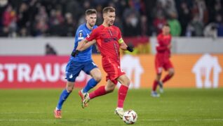 Ilie Dumitrescu l-a avertizat pe Darius Olaru: „Nu e de ajuns”. Căpitanul de la FCSB a primit un sfat preţios: „Să ia nişte meciuri, să vadă”