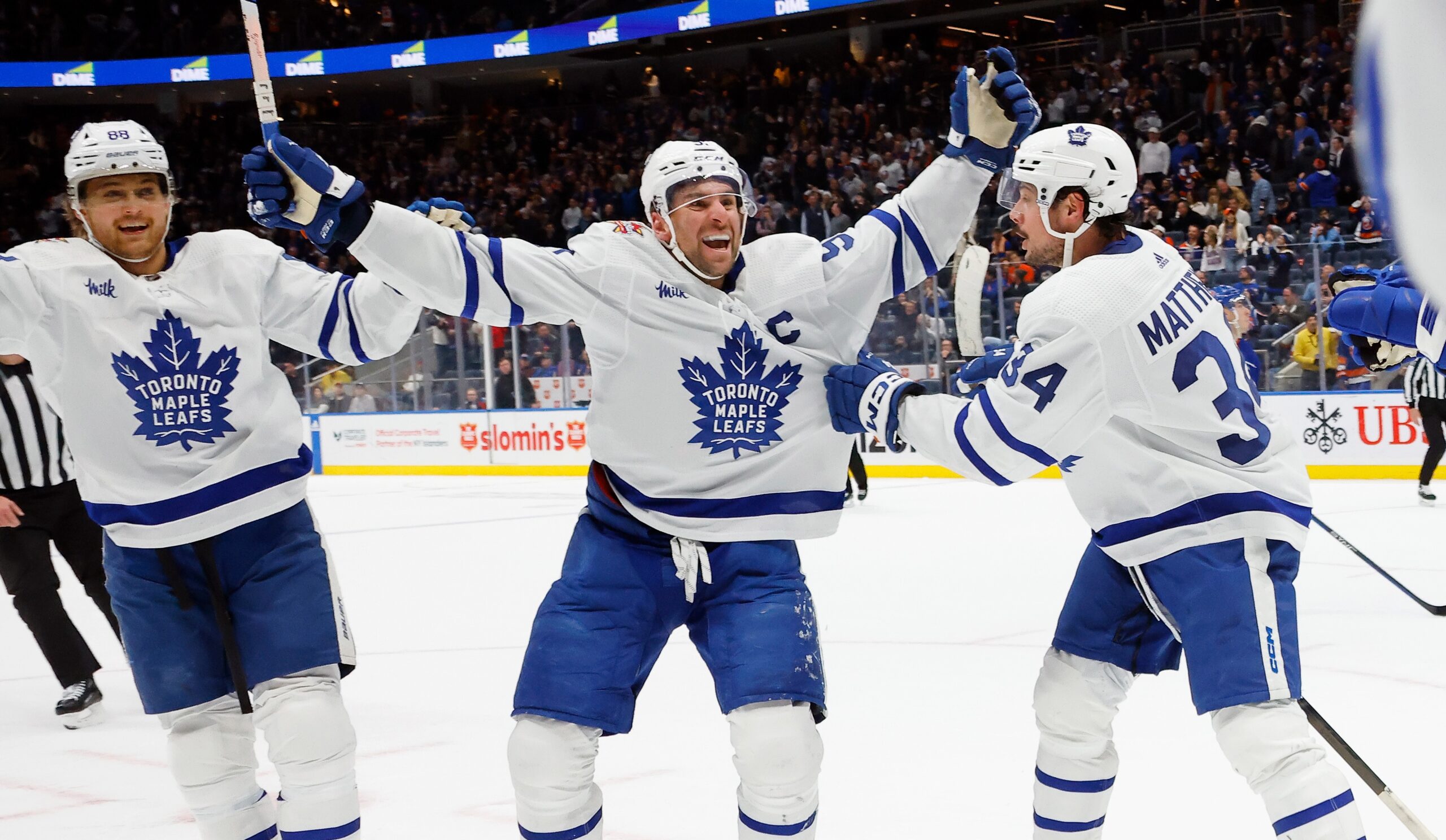 Buffalo Sabres – Toronto Maple Leafs 3-5. Hattrick pentru John Tavares. Buffalo a ajuns la 10 eşecuri consecutive