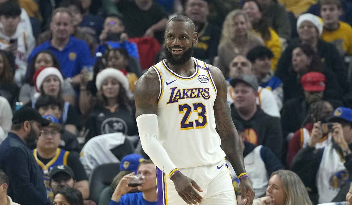 LeBron James a împlinit 40 de ani, dar este în formă maximă! Câți ani crede că mai poate juca în NBA: „Să fiu sincer, aș putea”