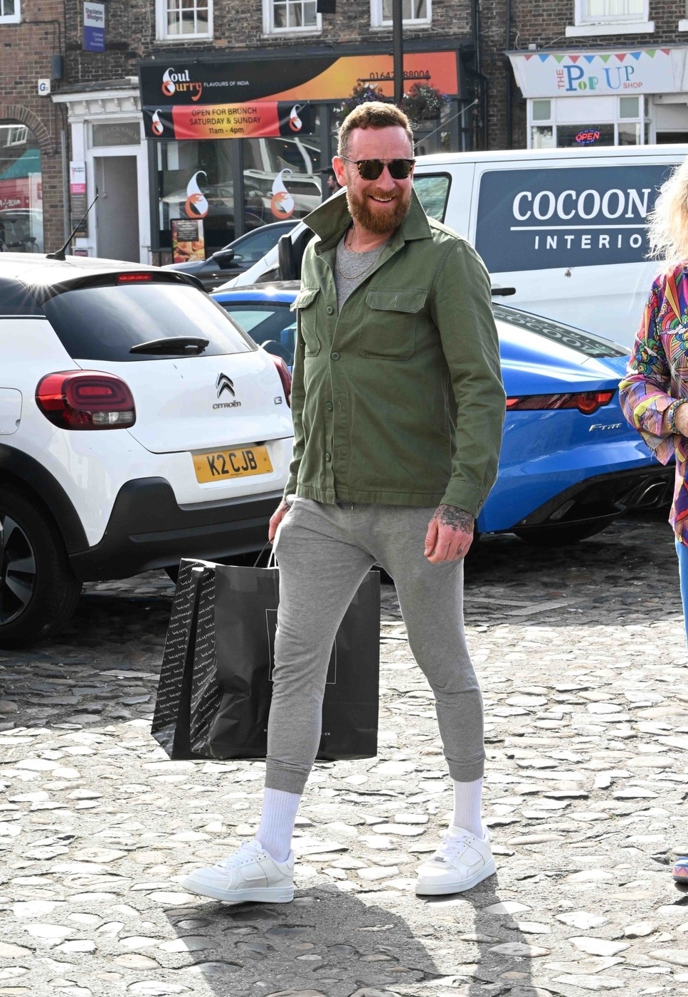 Yarm, UNITED KINGDOM  - *EXCLUSIVE*  - *NOT AVAILABLE FOR DAILY MAIL ONLINE USAGE*

Sir Bradley Wiggins pictured in Yarm on Teesside. The former cycling champion was enjoying some shopping, taking a look in a jewellers at Rolex watches and popped into an art shop to buy some art. 

Wiggins bumped into Iron Maiden guitarist Janick Gers who was happy to pose for a picture.

BACKGRID UK 11 SEPTEMBER 2023,Image: 804585774, License: Rights-managed, Restrictions: , Model Release: no, Pictured: Bradley Wiggins