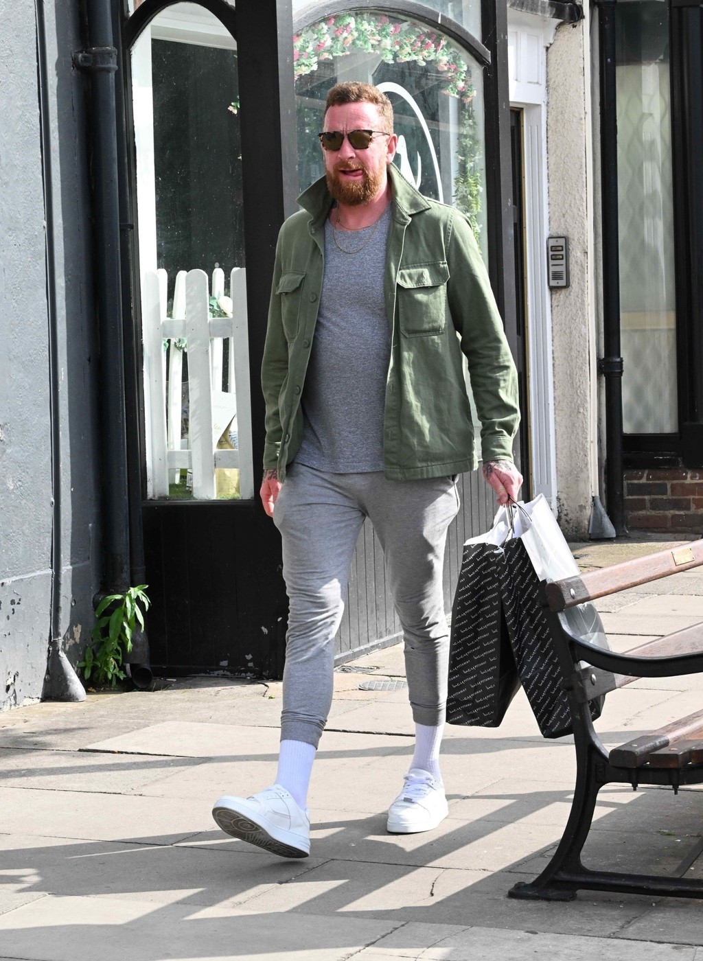 Yarm, UNITED KINGDOM  - *EXCLUSIVE*  - *NOT AVAILABLE FOR DAILY MAIL ONLINE USAGE*

Sir Bradley Wiggins pictured in Yarm on Teesside. The former cycling champion was enjoying some shopping, taking a look in a jewellers at Rolex watches and popped into an art shop to buy some art. 

Wiggins bumped into Iron Maiden guitarist Janick Gers who was happy to pose for a picture.

BACKGRID UK 11 SEPTEMBER 2023,Image: 804585793, License: Rights-managed, Restrictions: , Model Release: no, Pictured: Bradley Wiggins