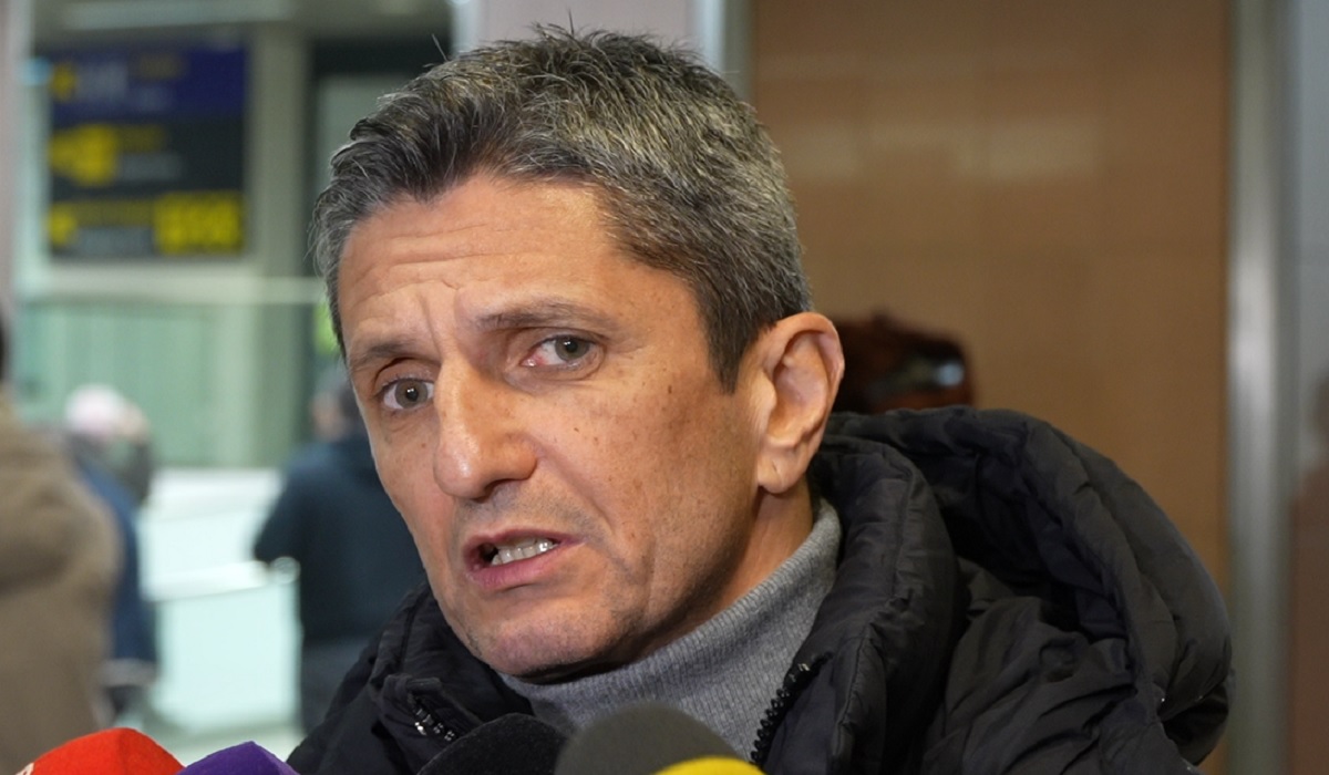 Răzvan Lucescu a revenit în România şi şi-a spus oful chiar pe aeroport: „Arbitraje ostile şi campionate pierdute incredibil!”