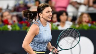 Imaginea cu care Simona Halep şi-a „cucerit” fanii. Românca îşi grăbeşte revenirea în circuit! Cine a ajutat-o