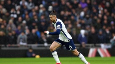 Ce notă a primit Radu Drăgușin, după ce a fost integralist în Tottenham – Leicester 1-2! Specialiștii au dat verdictul