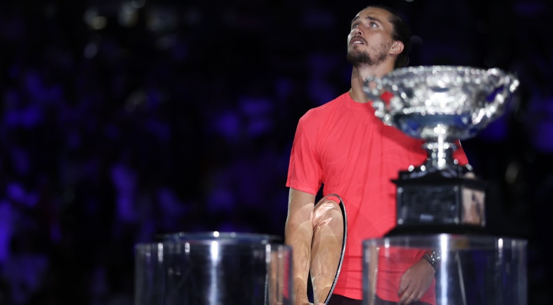 Ce s-a putut auzi în tribunele de la Australian Open chiar înainte de discursul lui Alexander Zverev. Cum a reacţionat finalistul