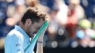 Daniil Medvedev, criză de nervi uriaşă la Australian Open! Victorie cu emoţii în primul tur, cu un jucător din afara Top 400