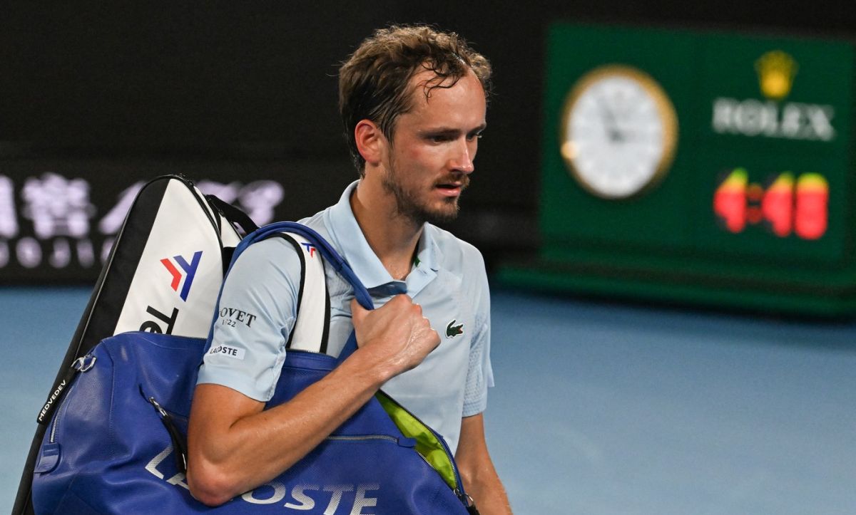 O nouă surpriză uriaşă la Australian Open! Daniil Medvedev, eliminat de numărul 121 mondial după un „thriller de 5 seturi