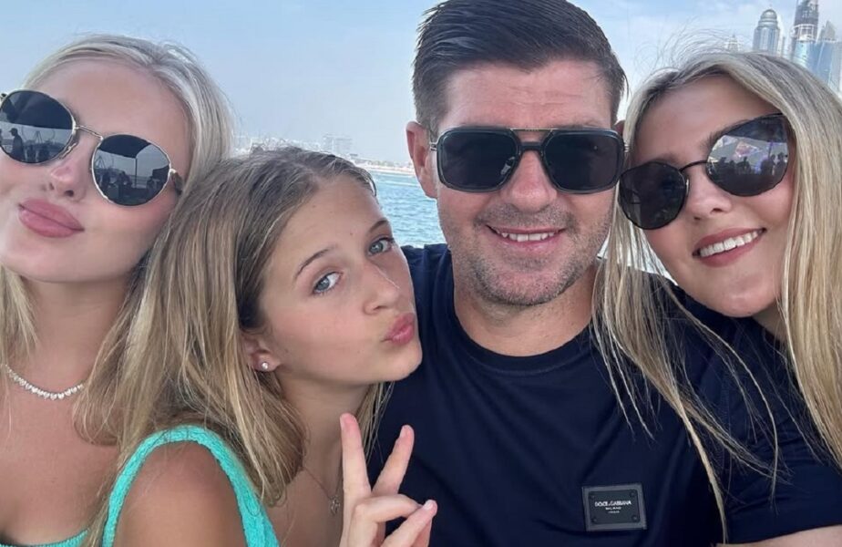 Steven Gerrard va fi bunic la 44 de ani! Fiica lui, care este influencer, a făcut anunţul: „Micul nostru secret!”