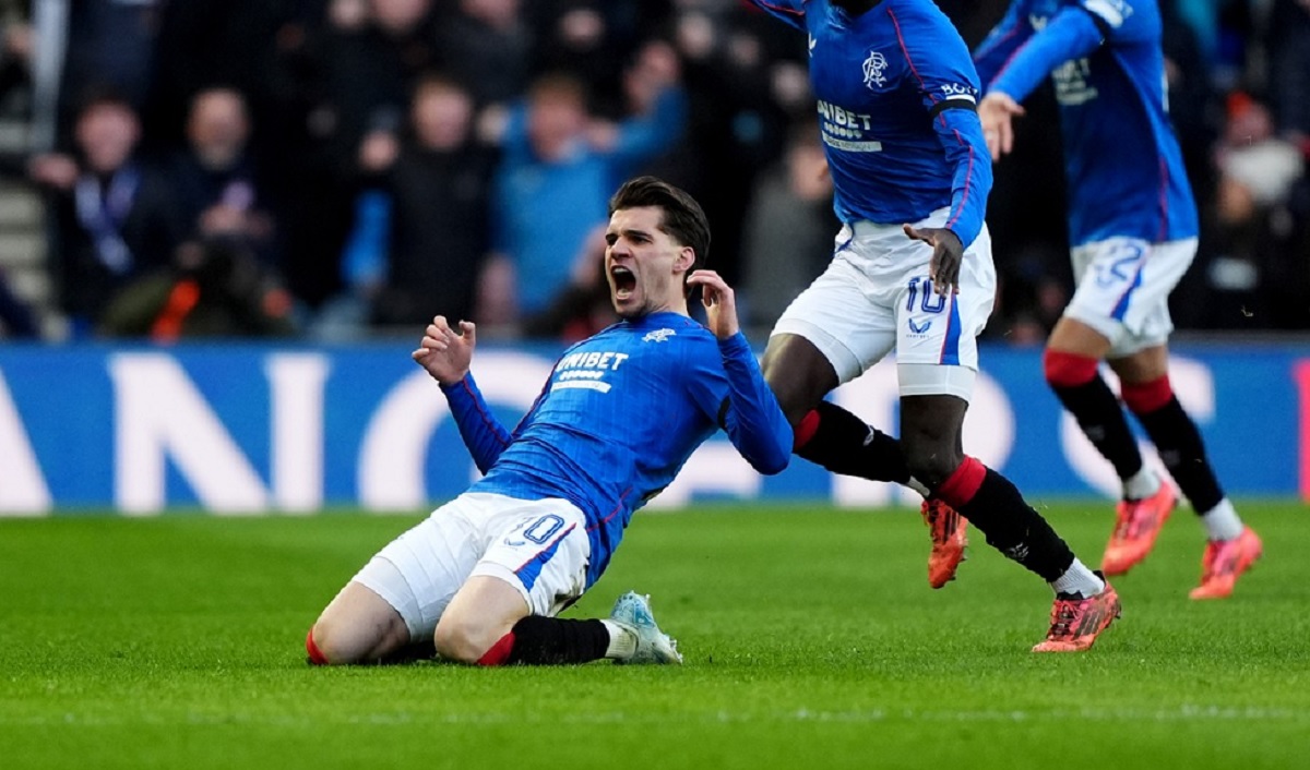 Ianis Hagi a deschis scorul în derby-ul Rangers – Celtic, sub privirile tatălui său! Execuţie superbă a jucătorului naţionalei