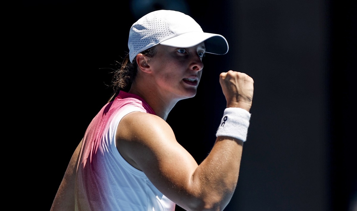 Iga Swiatek, fără milă în meciul cu Emma Răducanu! Campioana de la US Open 2021 a câştigat un singur game contra fostului număr 1 WTA