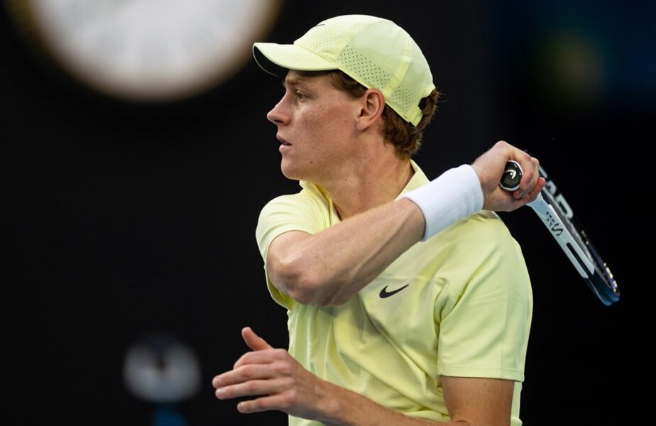 Jannik Sinner, calificare la pas în optimi la Australian Open! A 17-a victorie consecutivă pentru liderul ATP