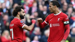 „Caz închis!” Mohamed Salah şi Van Dijk pleacă gratis de la Liverpool şi vor fi coechipieri la noua echipă. Şoc pe piaţa transferurilor