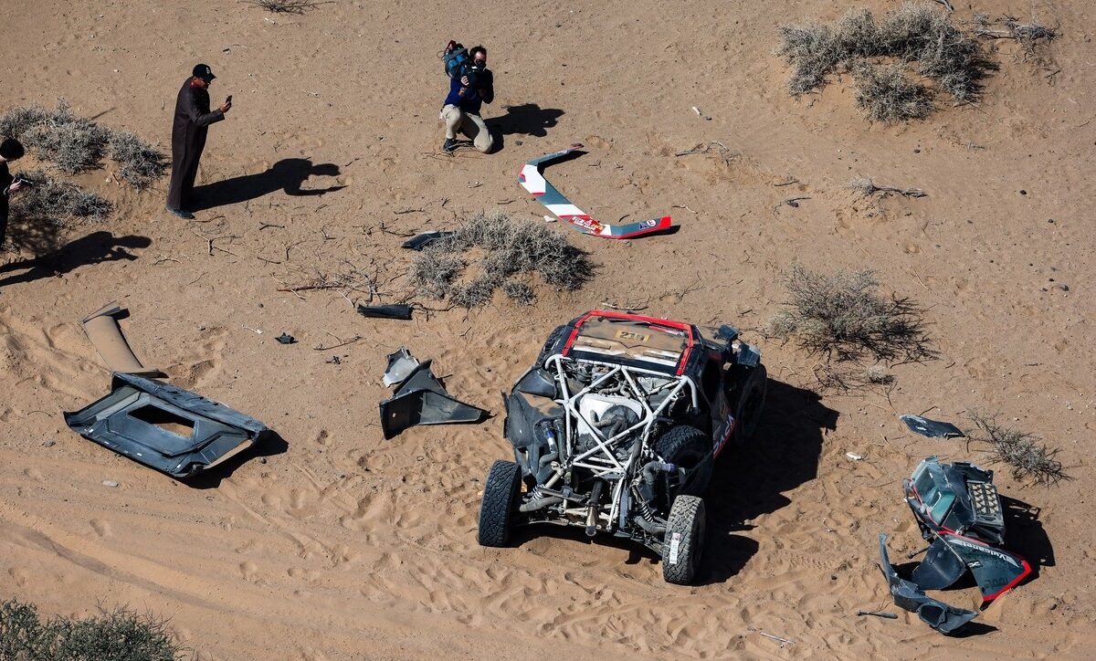 Sebastien Loeb, accident în Raliul Dakar! Dacia Sandriders, avariată