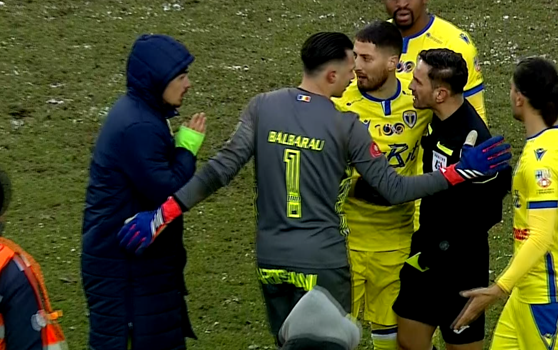 Bătaie la vestiare după Petrolul – UTA 0-1! Scene ireale: un jucător a vrut să riposteze cu un stingător în mână! De la ce a pornit totul