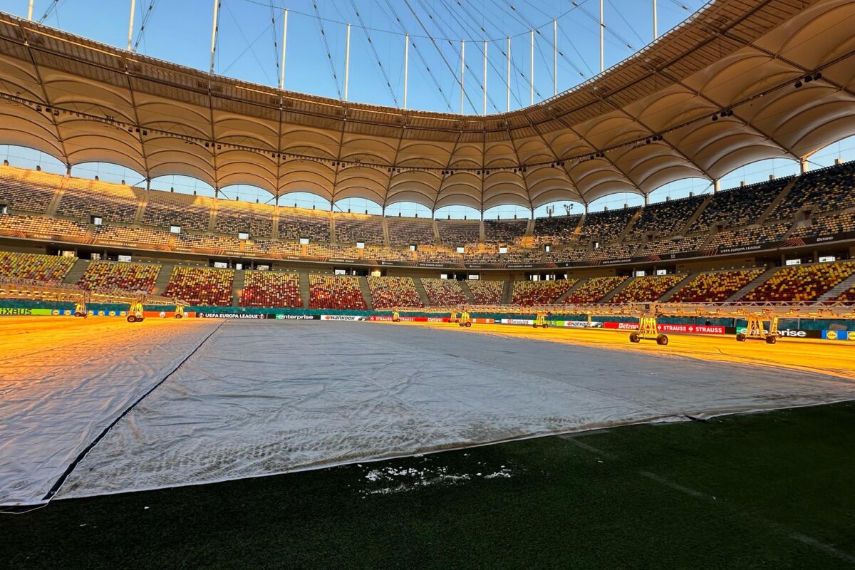 Cum arată gazonul pe Arena Naţională, cu o zi înaintea meciului cu PAOK Salonic şi după apelul lui Mihai Stoica