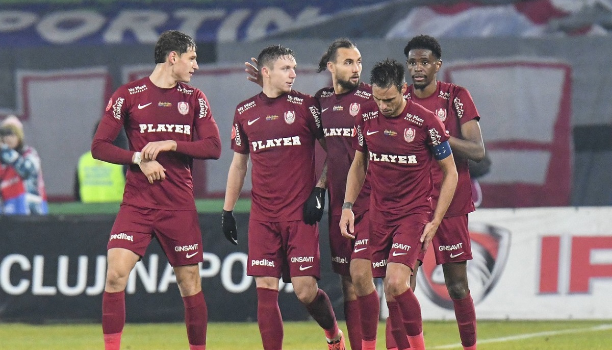 CFR Cluj – Petrolul Ploiești 2-0. Fără Dan Petrescu pe bancă, clujenii au urcat pe locul doi. Echipa lui Adrian Mutu, tot mai departe de play-off