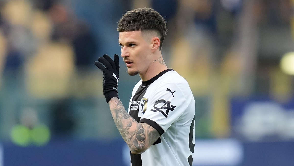 Cum a reacţionat Dennis Man, după ce a fost schimbat de Fabio Pecchia după doar 35 de minute din Parma – AS Roma