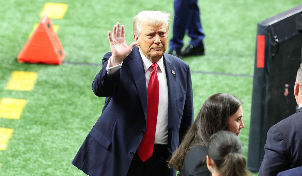 Donald Trump a devenit ținta ironiilor după gestul făcut la Super Bowl: „Trebuie să meargă la somn!. Ce s-a întâmplat