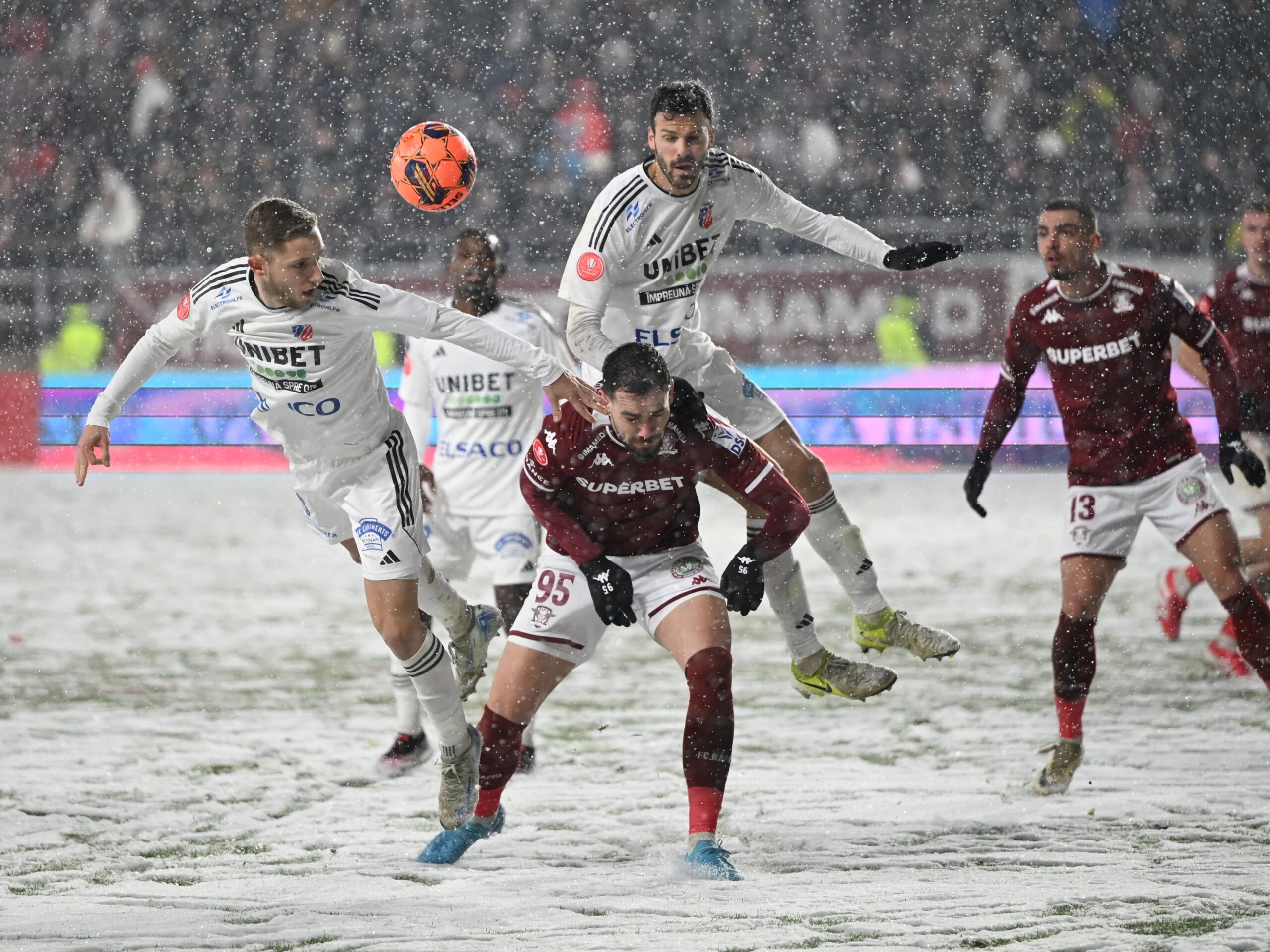 Rapid – Botoșani 1-0. Echipa lui Şumudică, pas uriaş pentru playoff. Antrenorul, scandal uriaş cu fanii width=