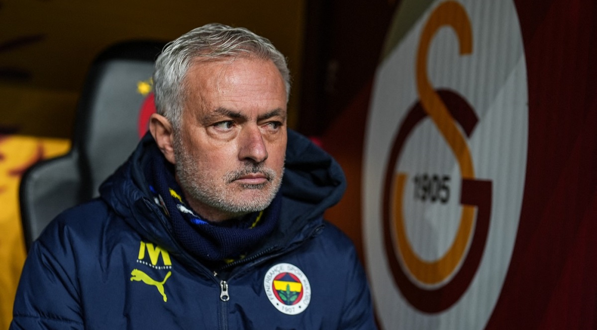 Scandal uriaş după Galatasaray – Fenerbahce! Jose Mourinho, acuzat de rasism: „Ne vom adresa FIFA şi UEFA