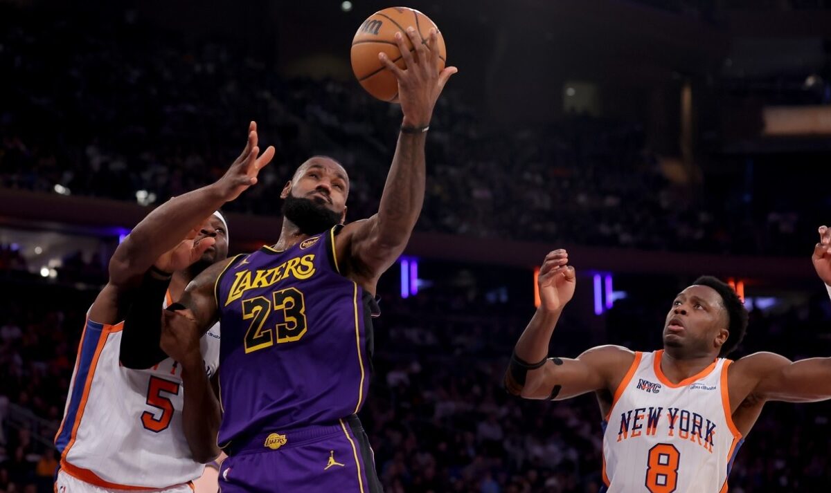 LA Lakers – New York Knicks 128-112. Al zecelea triple double al sezonului pentru LeBron James