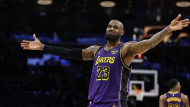 LeBron James, pentru al 21-lea an la rând în NBA All Star Games! Care este componenţa celor 3 echipe