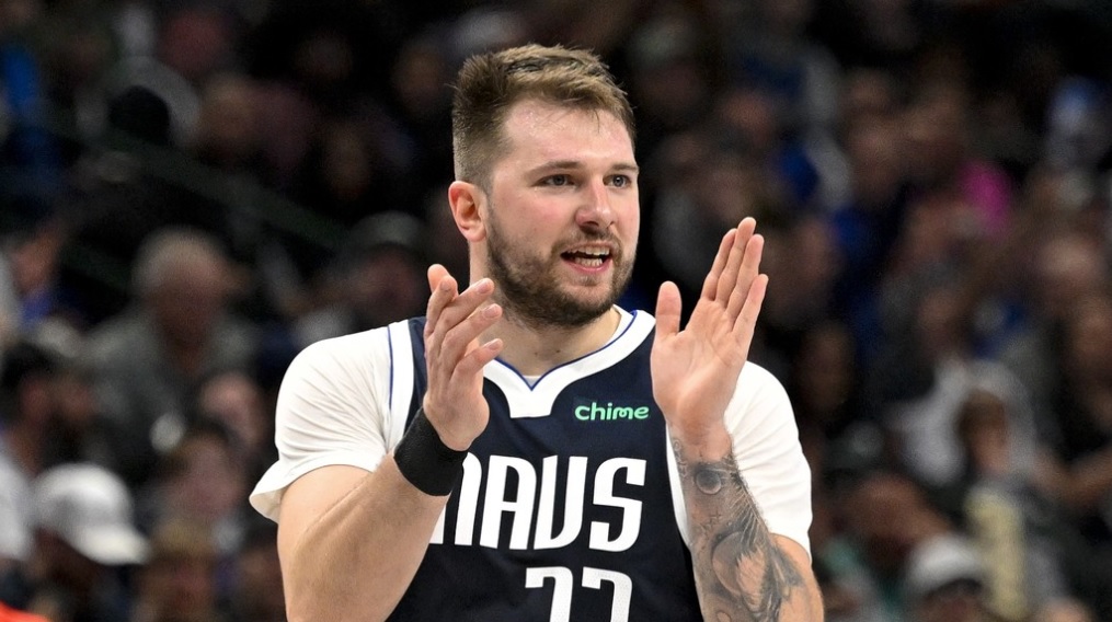 Schimbul Luka Doncic – Anthony Davis i-a şocat pe sportivii din NBA