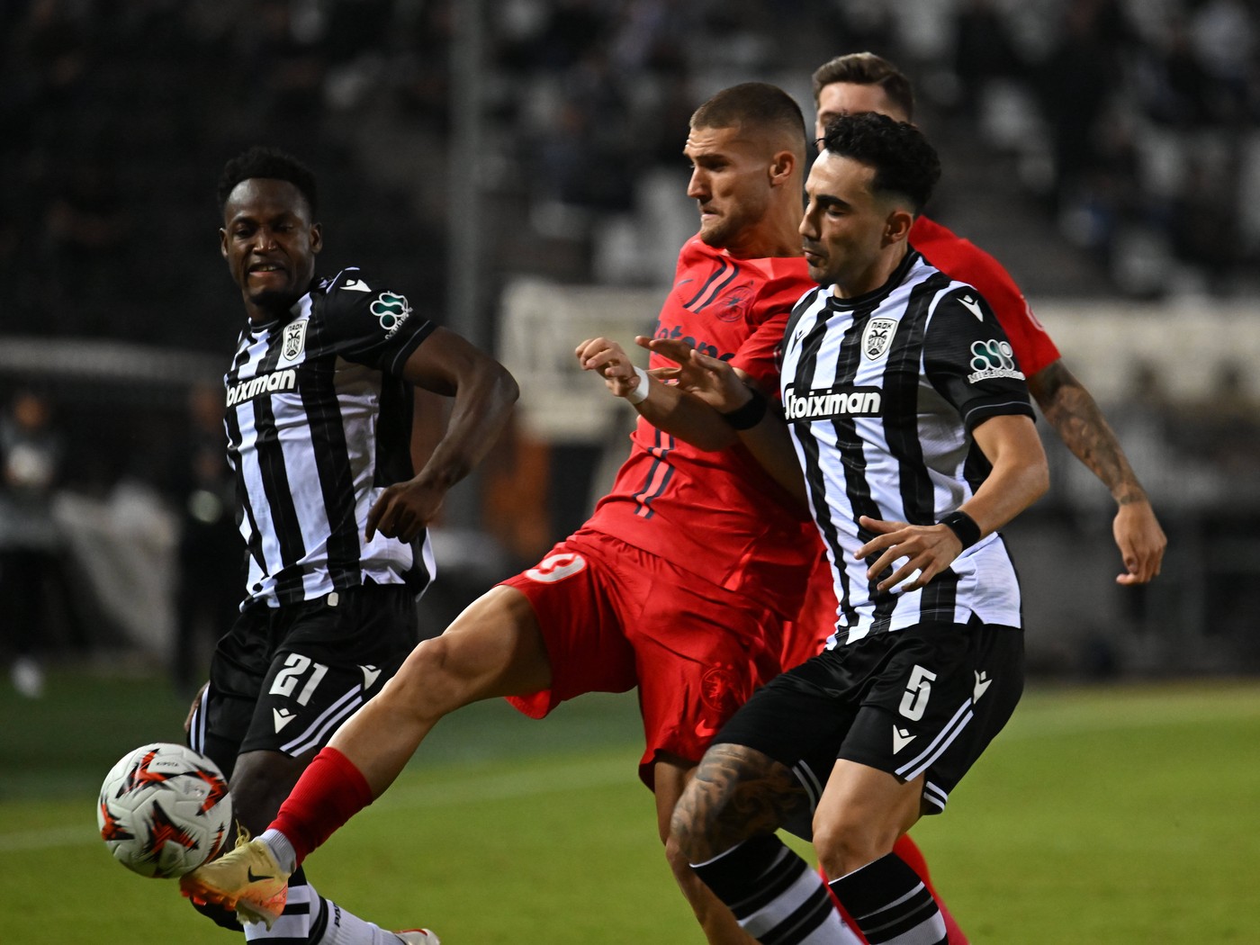 PAOK – FCSB 1-0. Duel uriaş în play-off-ul pentru optimile Europa League. Două goluri anulate pentru greci. Taison, eliminat width=