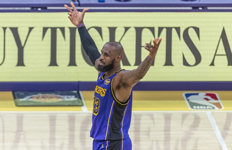 LeBron James a atins o nouă bornă impresionantă! A devenit cel mai în vârstă jucător care marchează 40 de puncte într-un meci