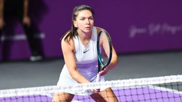 Simona Halep, demolată de Lucia Bronzetti la Transylvania Open. Românca a câştigat doar două game-uri