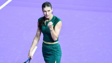 Sorana Cîrstea s-a calificat în optimi la Dubai! A revenit spectaculos şi a învins-o pe Alycia Parks