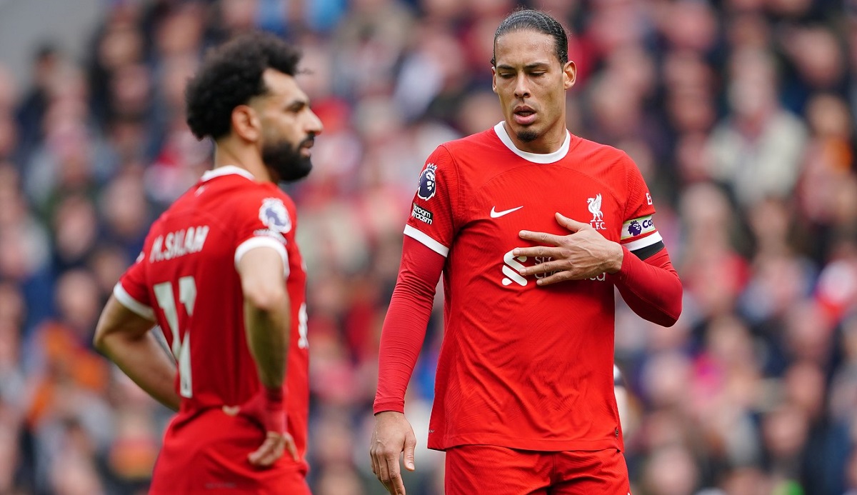 „Nu trebuie să ne gândim la cele patru trofee. Virgil van Dijk rămâne cu picioarele pe pământ, după forma excelentă a lui Liverpool