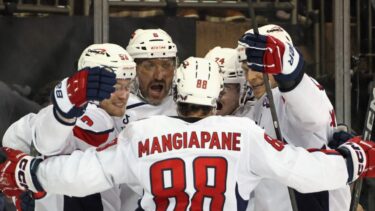 Alex Ovechkin, la 9 goluri de recordul lui Wayne Gretzky