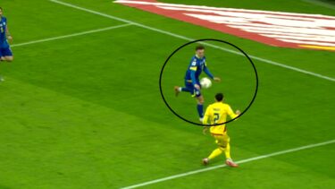 Controversă uriaşă în România – Bosnia! Arbitrul nu a dat penalty pentru tricolori după ce mingea l-a lovit în mână pe Tahirovic