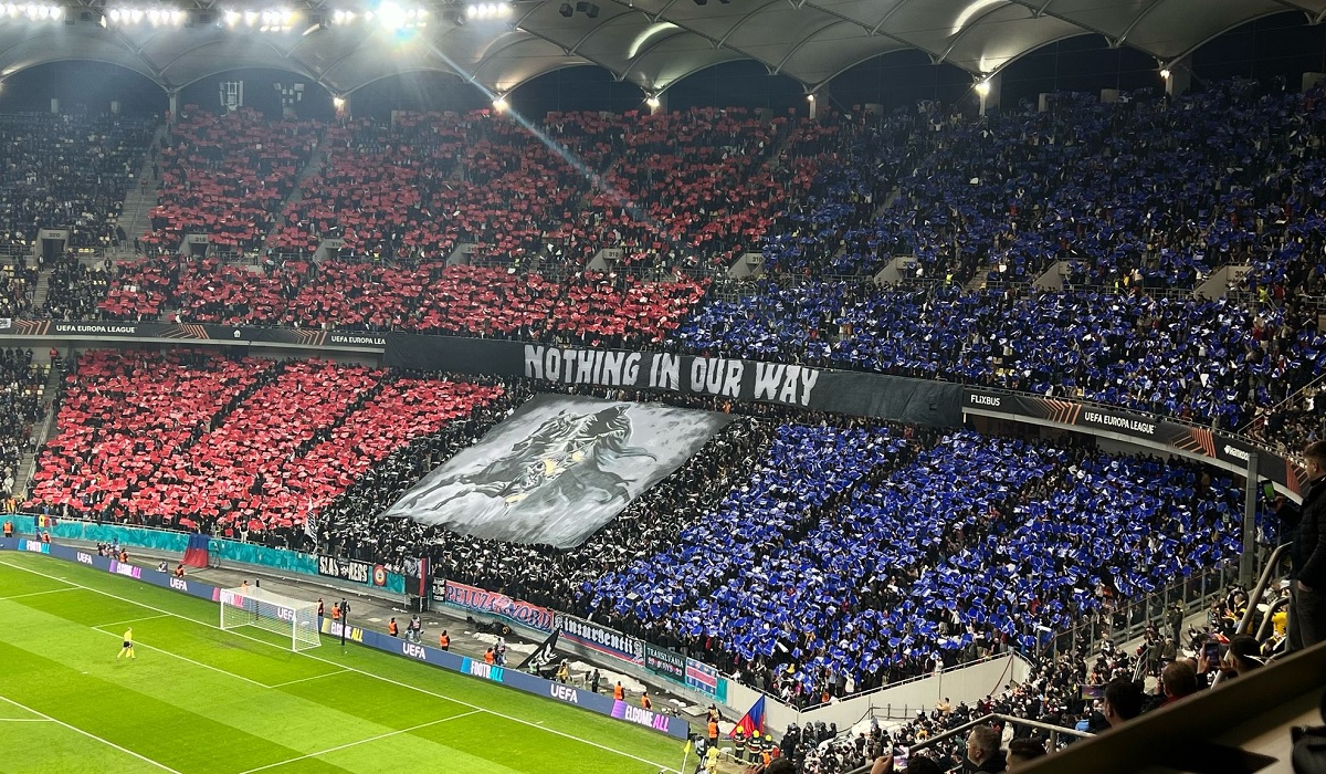 Atmosferă superbă la FCSB – Lyon! Campioana României, susţinută de 50.000 de fani pe Arena Naţională width=