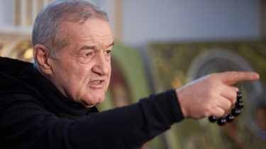 Jucătorul „desfiinţat” de Gigi Becali rupe tăcerea! Ce probleme are după ce a fost certat şi de colegi: „Trec printr-o perioadă grea”