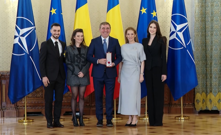 Gică Hagi, cu lacrimi în ochi după ce a fost decorat cu Ordinul Naţional Steaua României” în grad de Cavaler: „Mulţumesc, România!