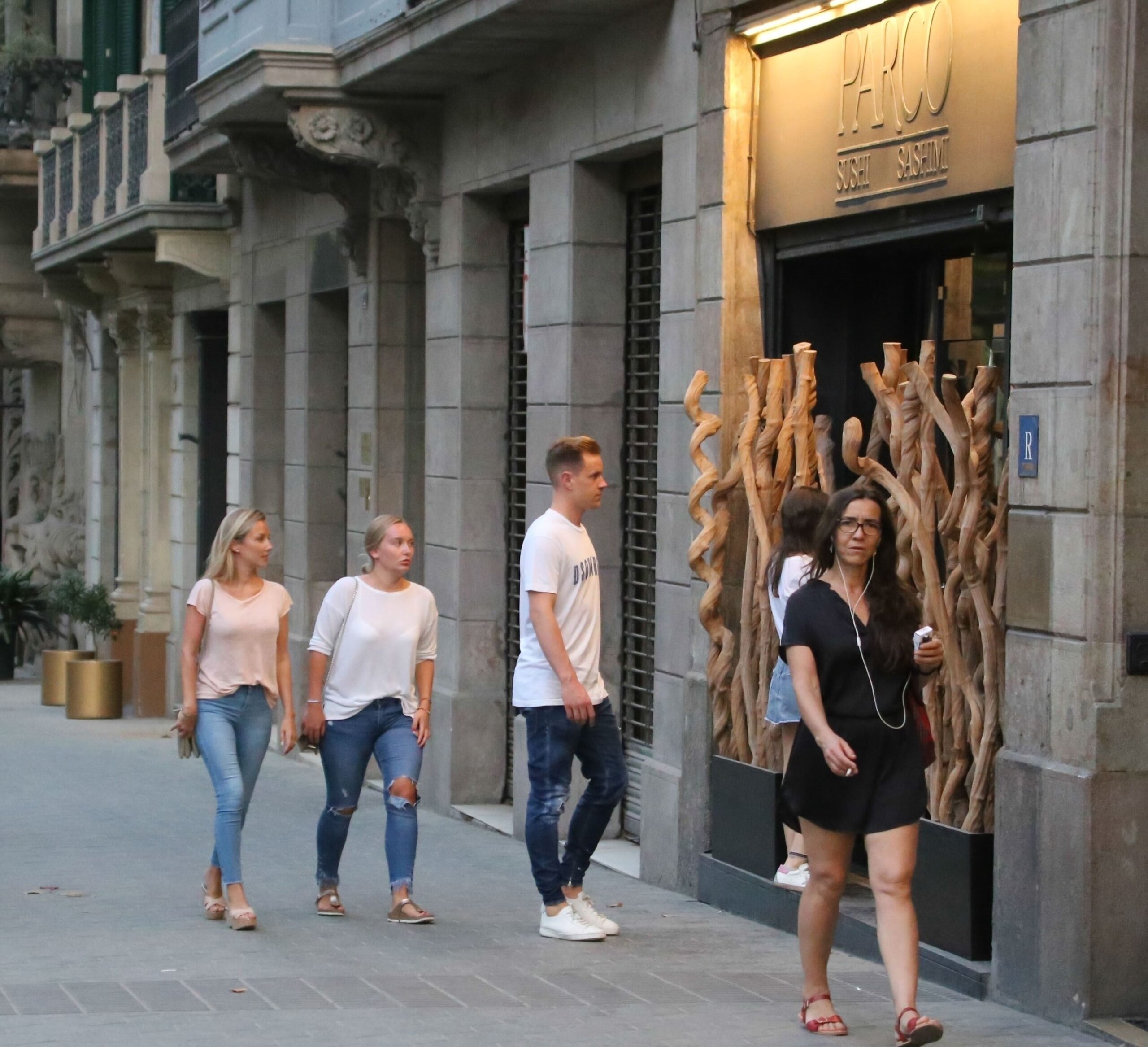 BGUK_1285463 - ** RIGHTS: WORLDWIDE EXCEPT IN AUSTRIA, BELGIUM, GERMANY, LUXEMBOURG, NETHERLANDS, SPAIN, SWITZERLAND ** Barcelona, SPAIN  -   *EXCLUSIVE*  - German footballer and Barcelona goalkeeper Marc Ter Stegen looking casual and relaxed as he goes for dinner at Parco Sushi with his wife Daniela Jehle in Barcelona.

Pictured: Marc Ter Stegen

BACKGRID UK 10 JULY 2018 

UK: +44 208 344 2007 / uksales@backgrid.com

USA: +1 310 798 9111 / usasales@backgrid.com

*UK Clients - Pictures Containing Children
Please Pixelate Face Prior To Publication*