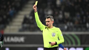 Atac brutal după FCSB – Rapid 3-3: „I-a impins arbitrul. A fost ca pe vremea lui Jean Pădureanu. D-aia e Meme cel mai bun conducător”