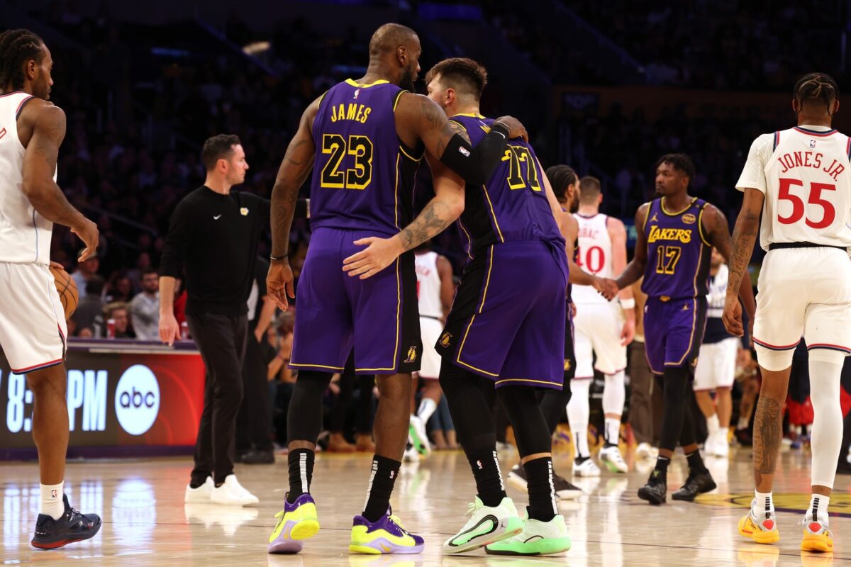 LA Lakers – LA Clippers 106-102. Luka Doncic şi LeBron James au făcut show