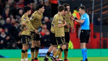 „Am vrut să ieşim de pe teren!” Scandal uriaş după Manchester United – Real Sociedad 4-1: „Ruşinos! Totul a fost influenţat de arbitru”